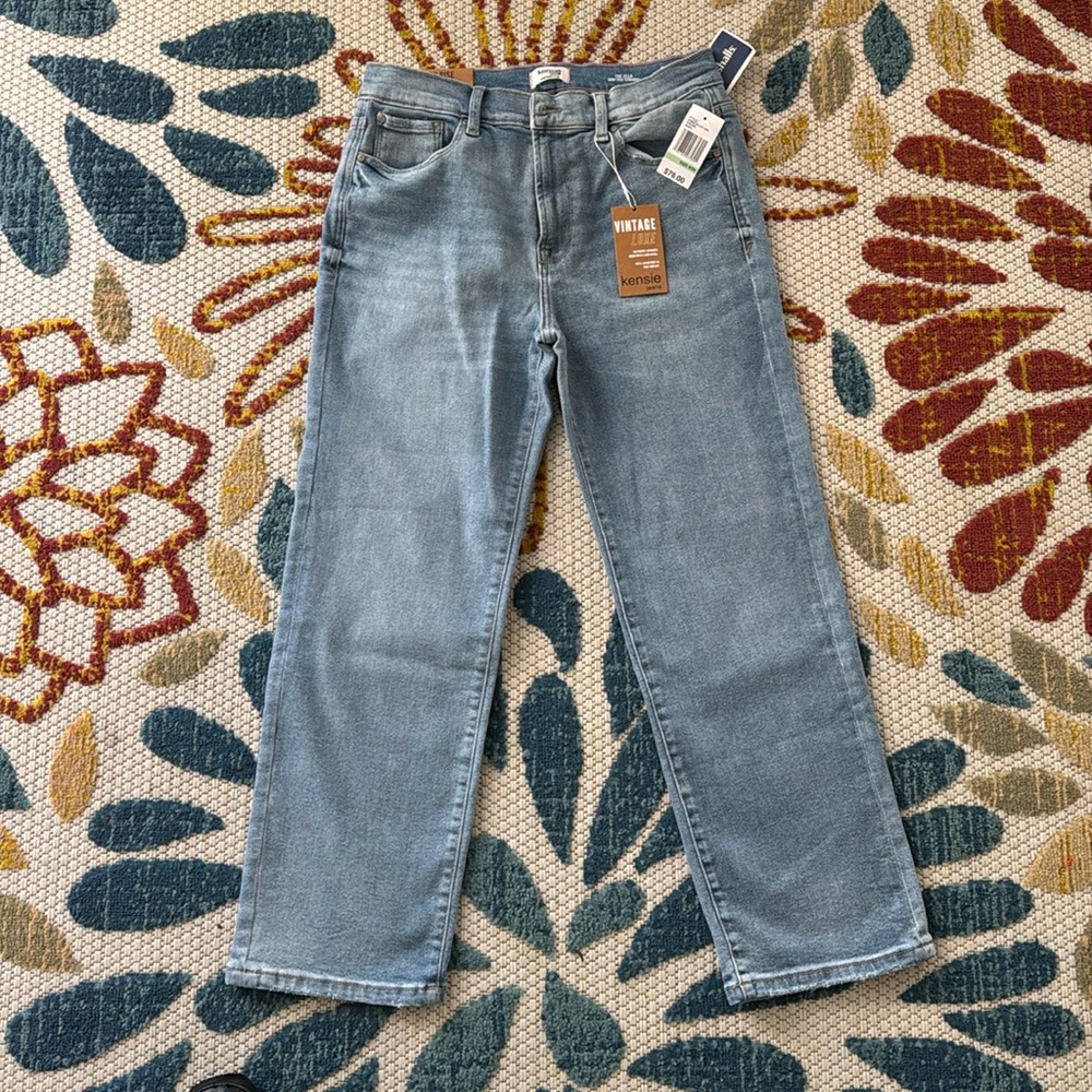 Kensie The ELLA
High rise straight 
Size- 8/29